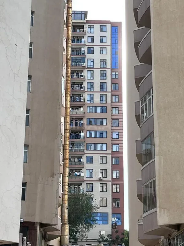 Satılır 4 otaqlı mənzil 185 m²