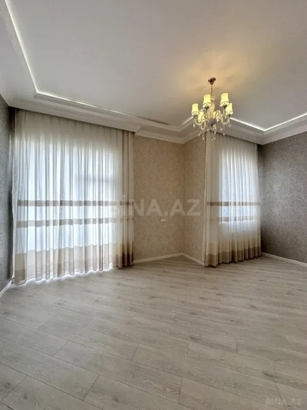 Satılır 5 otaqlı həyət evi 210 m²