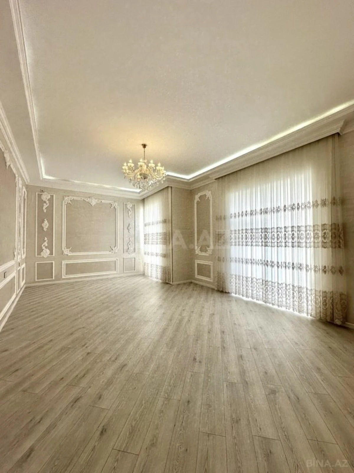 Satılır 5 otaqlı həyət evi 210 m²