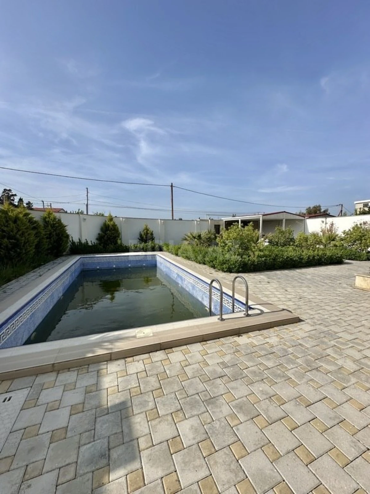 Satılır 5 otaqlı həyət evi 210 m²