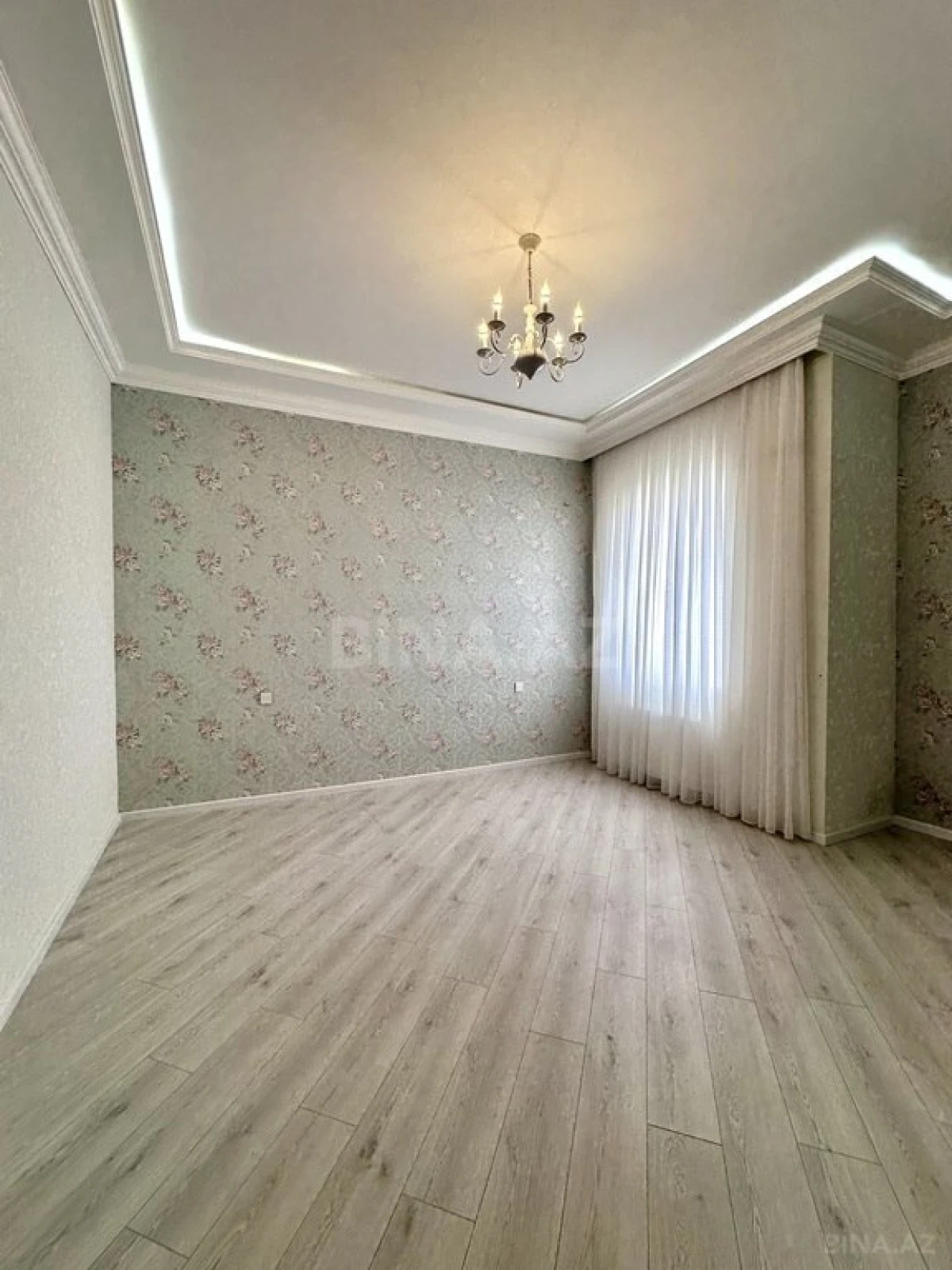 Satılır 5 otaqlı həyət evi 210 m²
