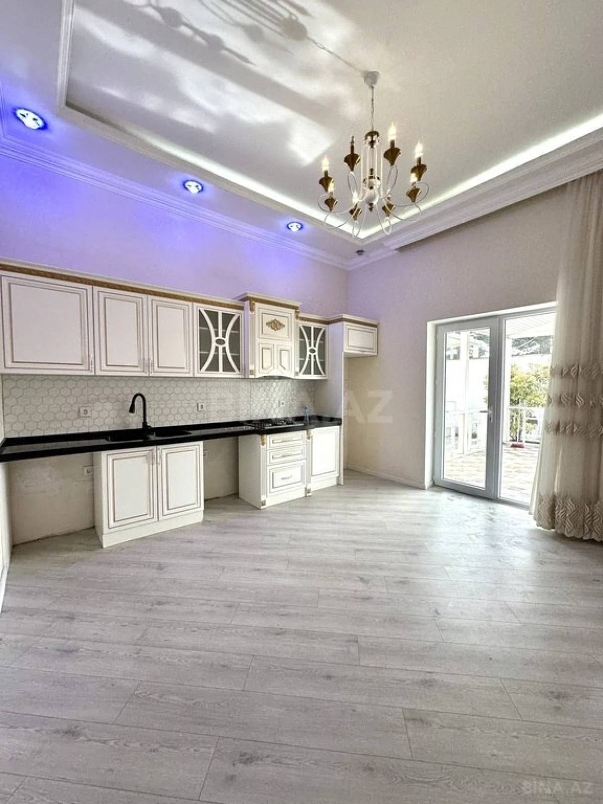 Satılır 5 otaqlı həyət evi 210 m²