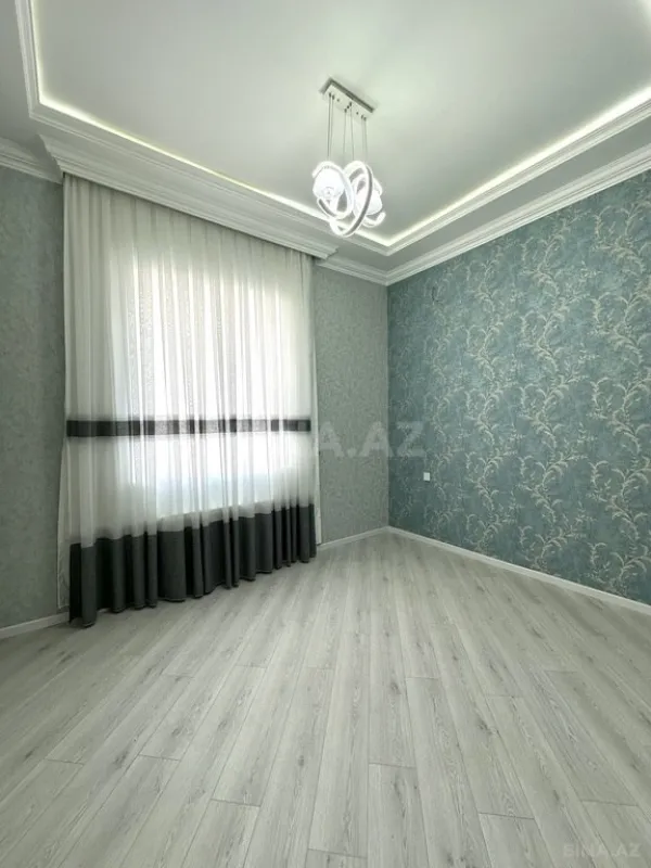 Satılır 5 otaqlı həyət evi 210 m²