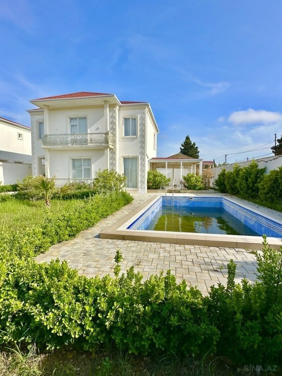 Satılır 5 otaqlı həyət evi 210 m²