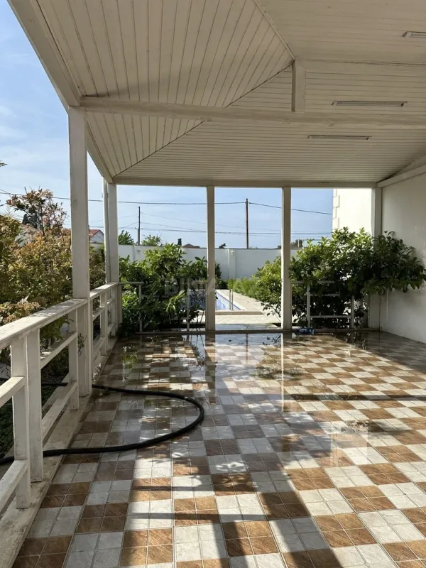 Satılır 5 otaqlı həyət evi 210 m²