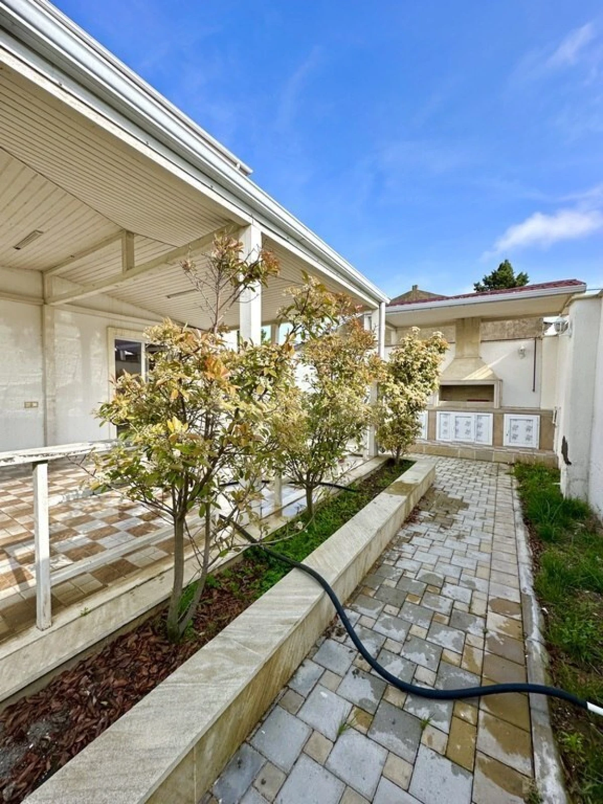 Satılır 5 otaqlı həyət evi 210 m²