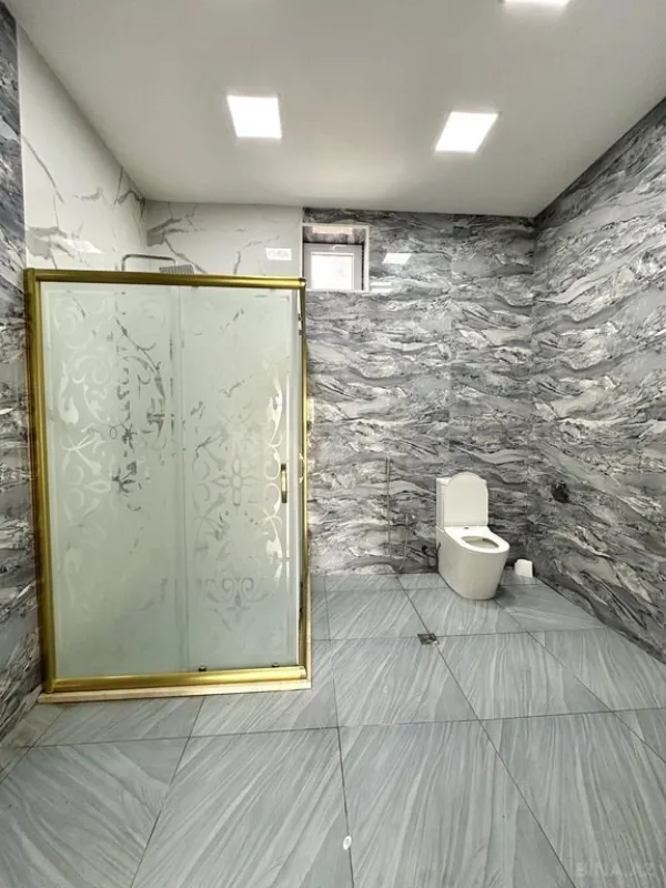 Satılır 5 otaqlı həyət evi 210 m²