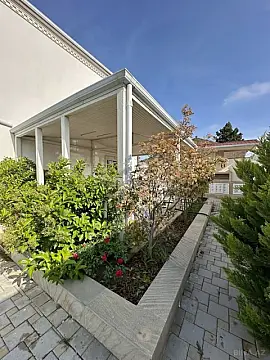 Satılır 5 otaqlı həyət evi 210 m²