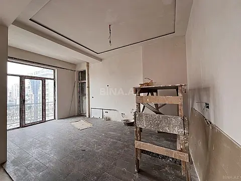 Satılır 4 otaqlı mənzil 150 m²