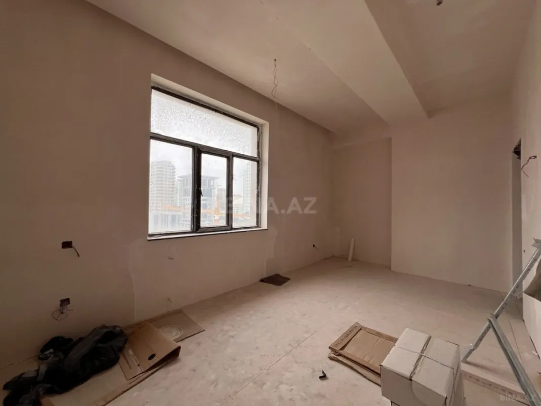 Satılır 4 otaqlı mənzil 150 m²