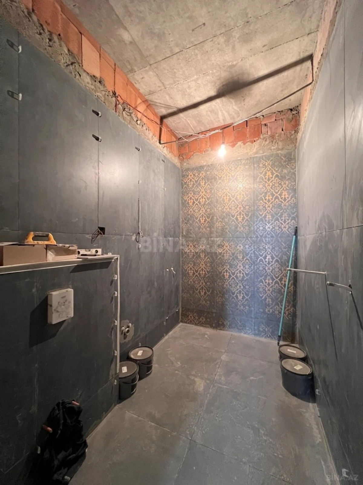 Satılır 4 otaqlı mənzil 150 m²