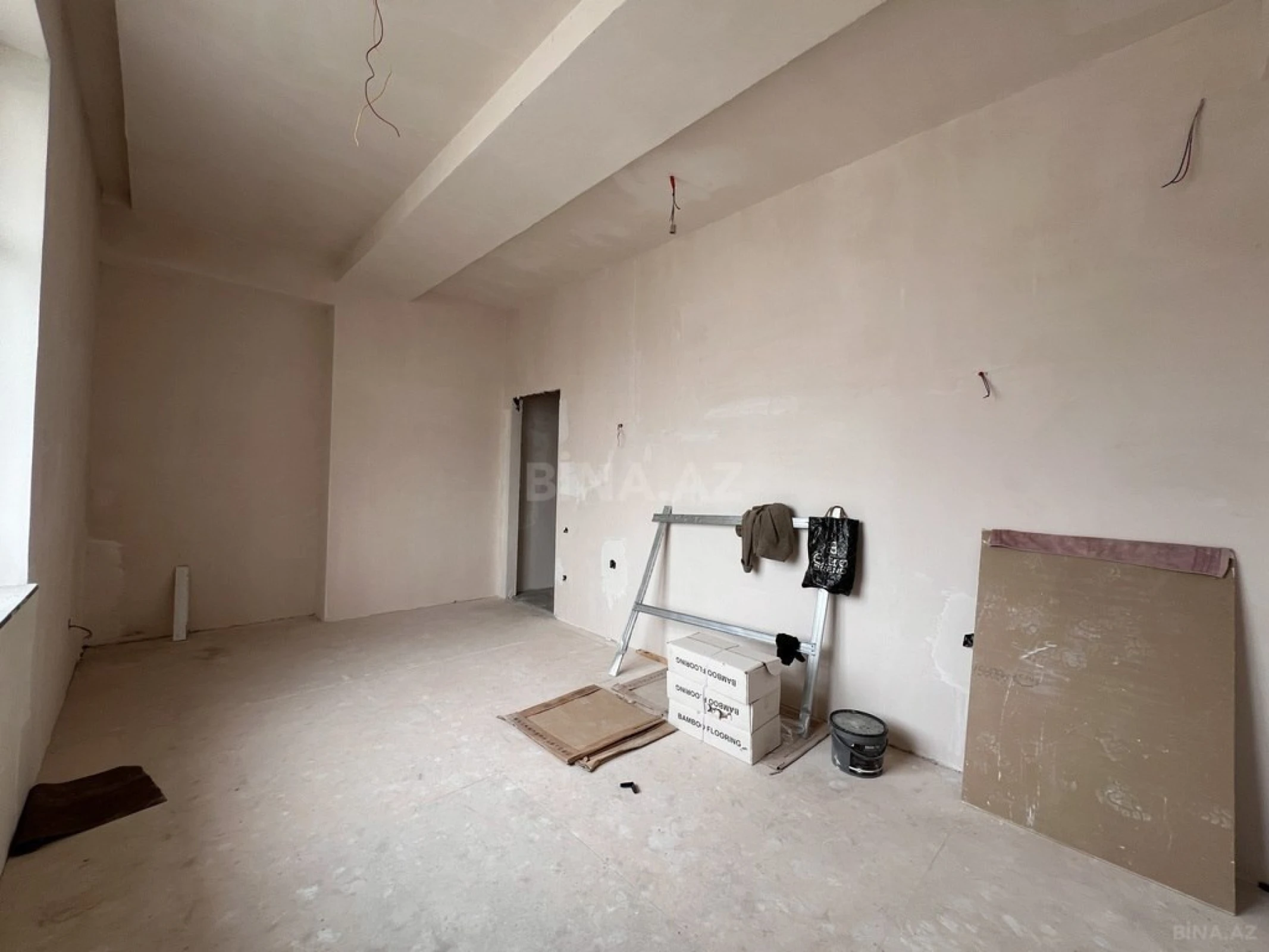 Satılır 4 otaqlı mənzil 150 m²