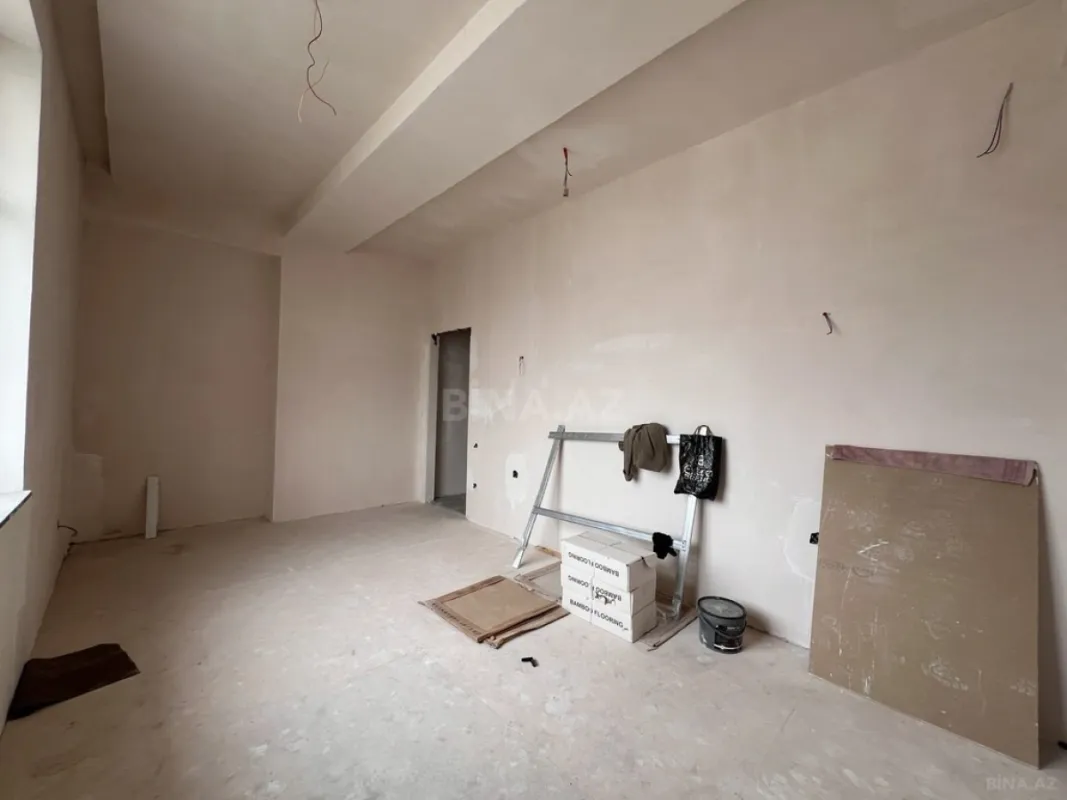 Satılır 4 otaqlı mənzil 150 m²