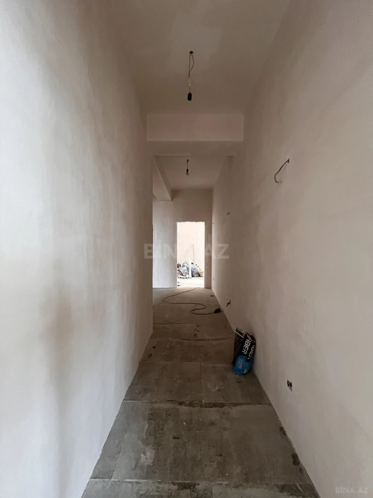Satılır 4 otaqlı mənzil 150 m²