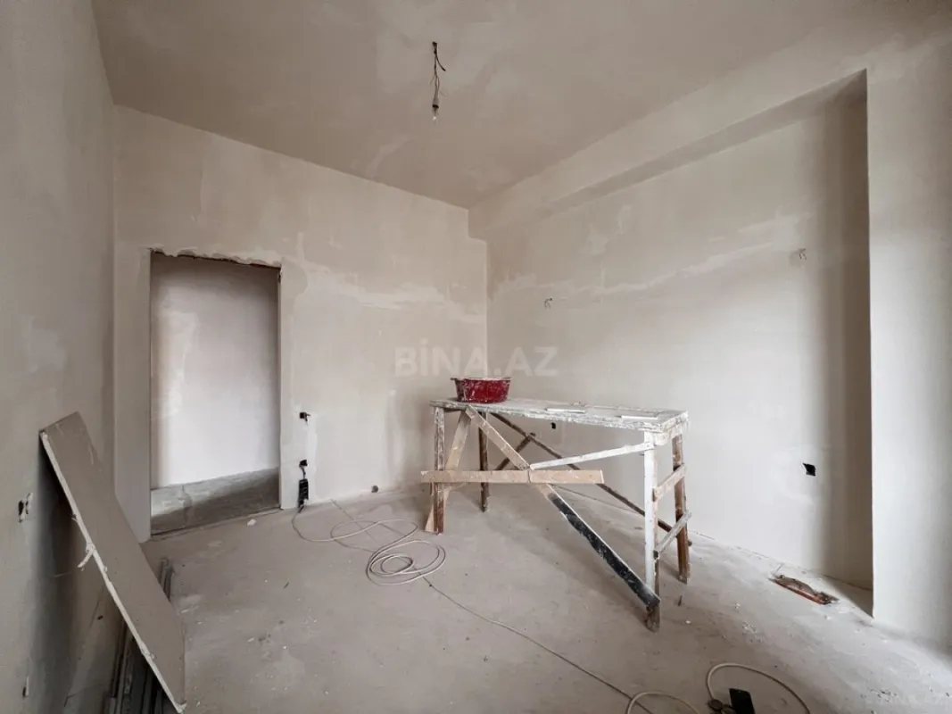 Satılır 4 otaqlı mənzil 150 m²