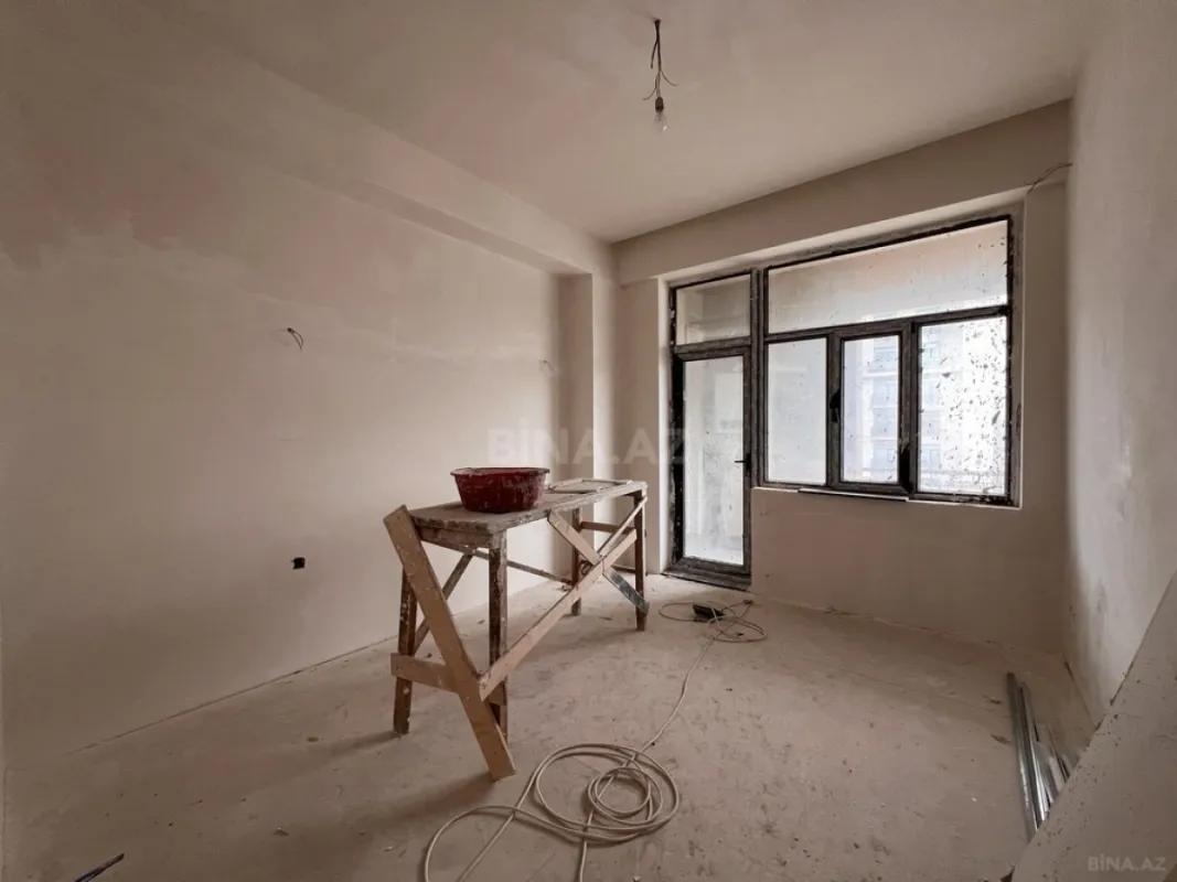 Satılır 4 otaqlı mənzil 150 m²