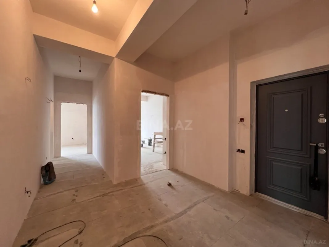 Satılır 4 otaqlı mənzil 150 m²
