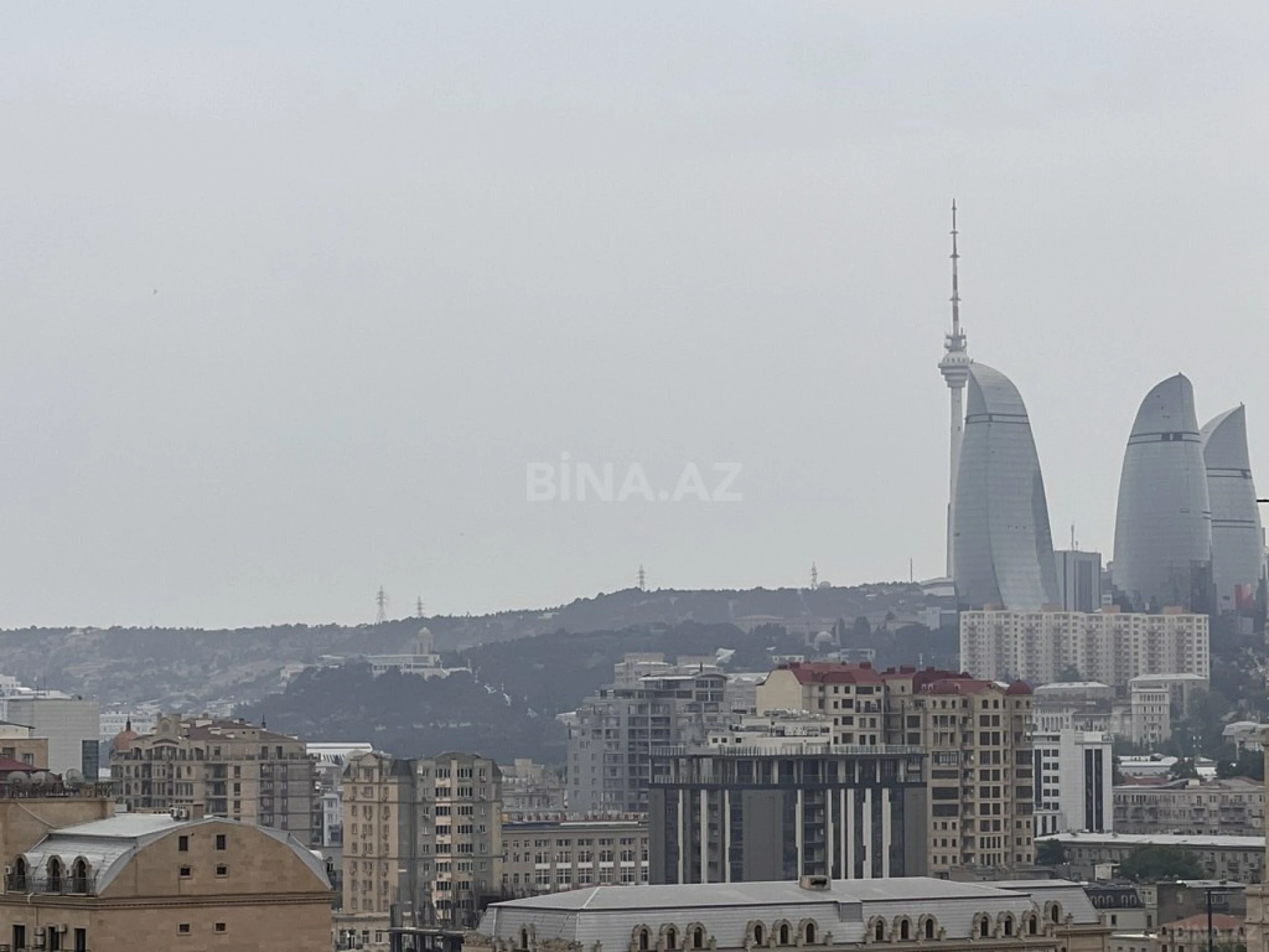 Satılır 4 otaqlı mənzil 150 m²