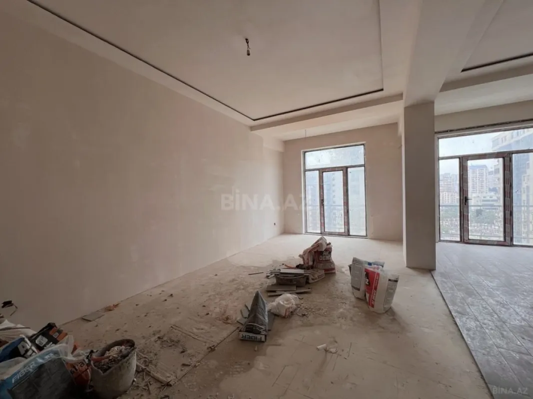 Satılır 4 otaqlı mənzil 150 m²