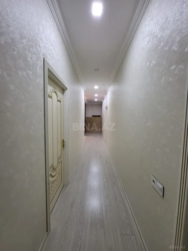 Satılır 4 otaqlı həyət evi 240 m²