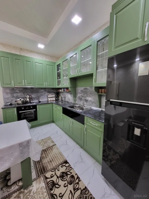 Satılır 4 otaqlı həyət evi 240 m²