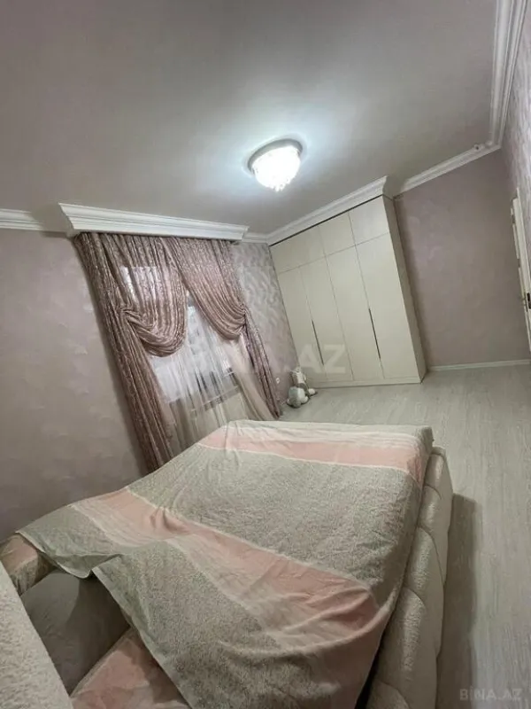 Satılır 4 otaqlı həyət evi 240 m²