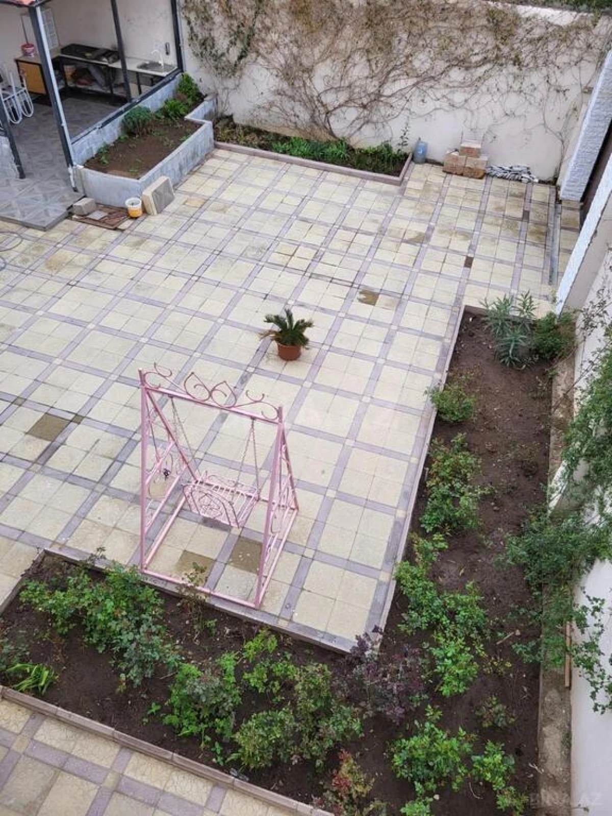 Satılır 4 otaqlı həyət evi 240 m²