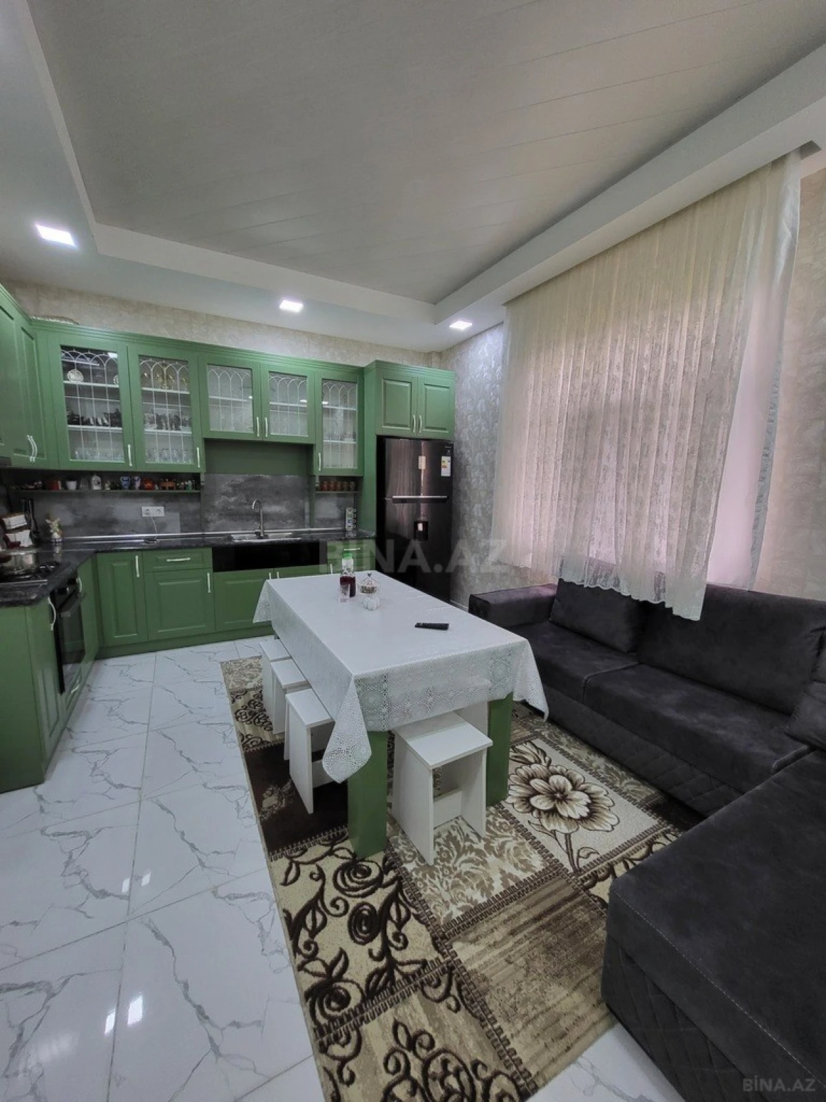 Satılır 4 otaqlı həyət evi 240 m²