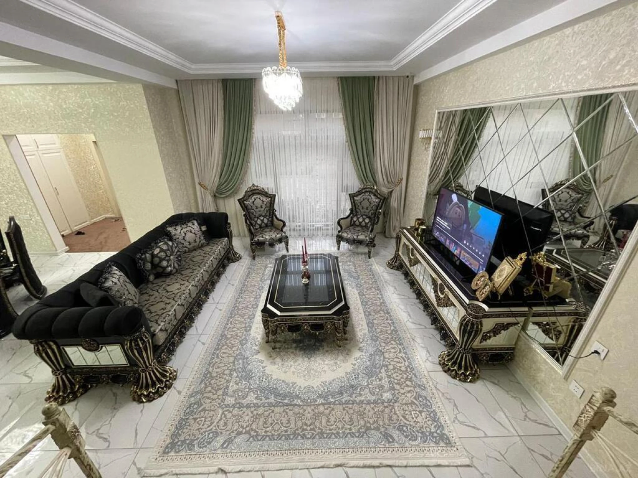 Satılır 4 otaqlı həyət evi 240 m²