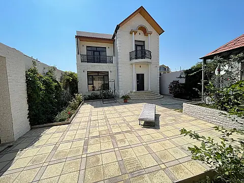 Satılır 4 otaqlı həyət evi 240 m² — Bakı, Badamdar 4 otaq 240.00 m²