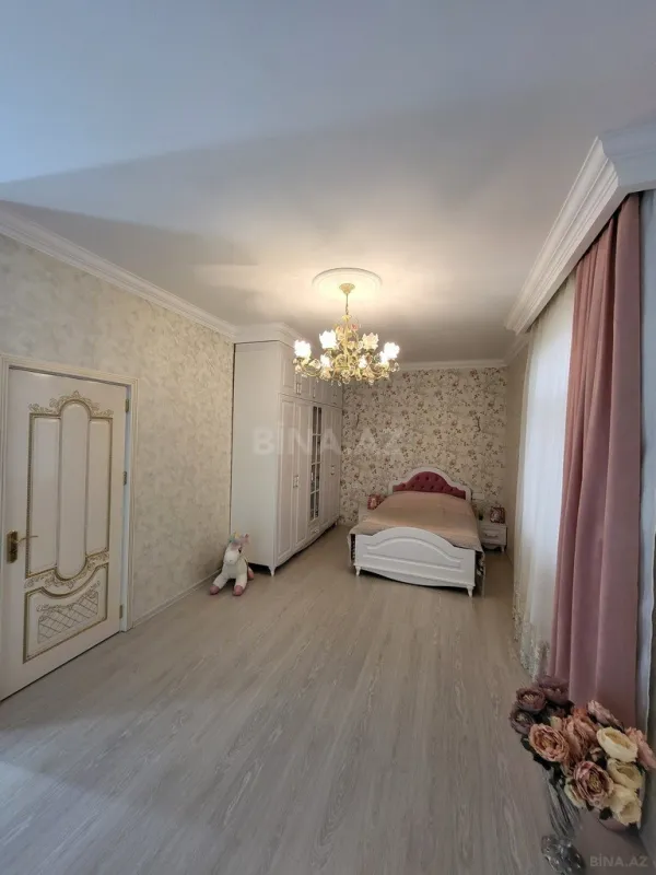 Satılır 4 otaqlı həyət evi 240 m²