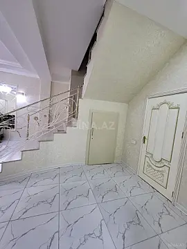 Satılır 4 otaqlı həyət evi 240 m²
