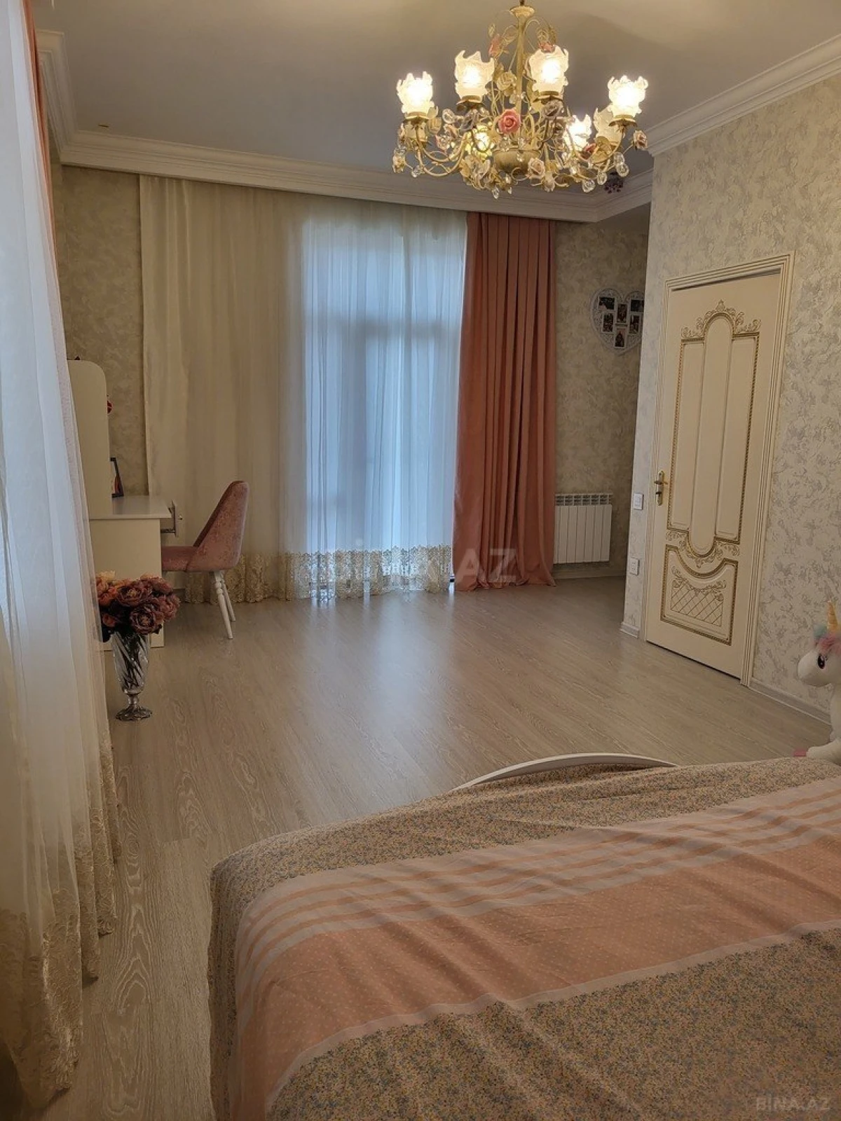 Satılır 4 otaqlı həyət evi 240 m²