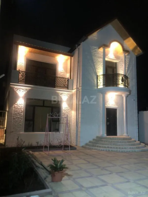 Satılır 4 otaqlı həyət evi 240 m²