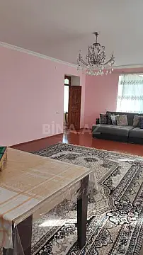 Satılır 8 otaqlı həyət evi 450 m²