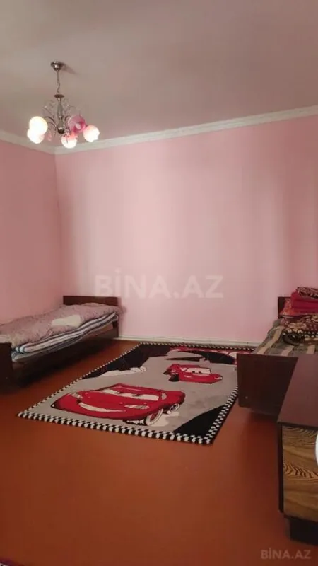 Satılır 8 otaqlı həyət evi 450 m²