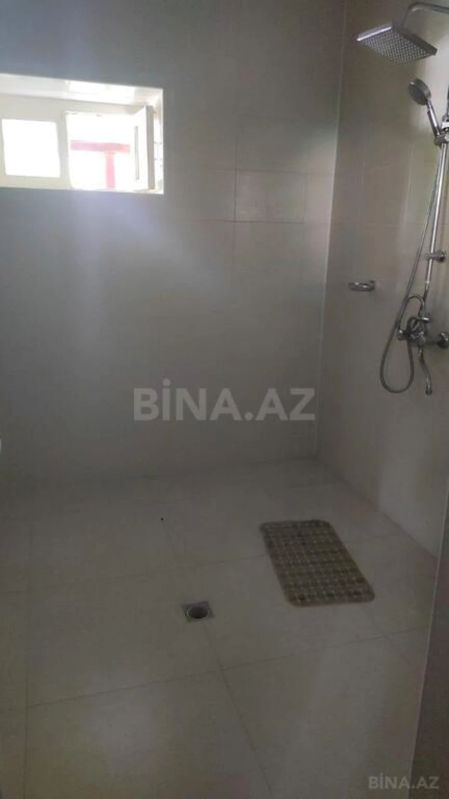 Satılır 8 otaqlı həyət evi 450 m²