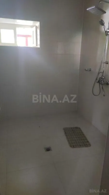 Satılır 8 otaqlı həyət evi 450 m²