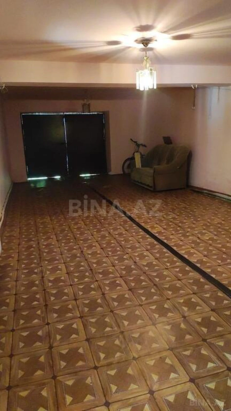 Satılır 8 otaqlı həyət evi 450 m²