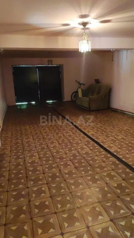 Satılır 8 otaqlı həyət evi 450 m²