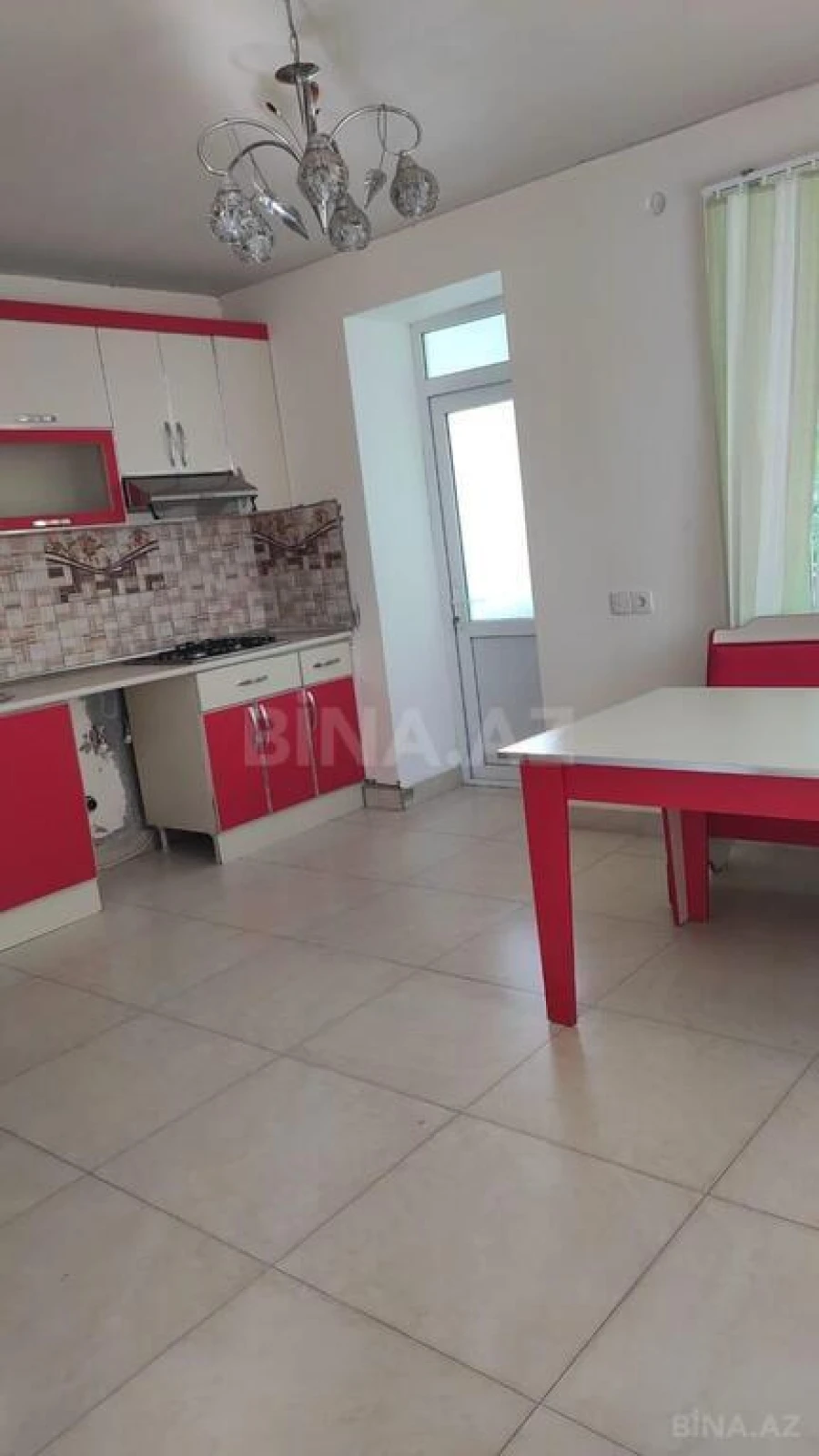 Satılır 8 otaqlı həyət evi 450 m²