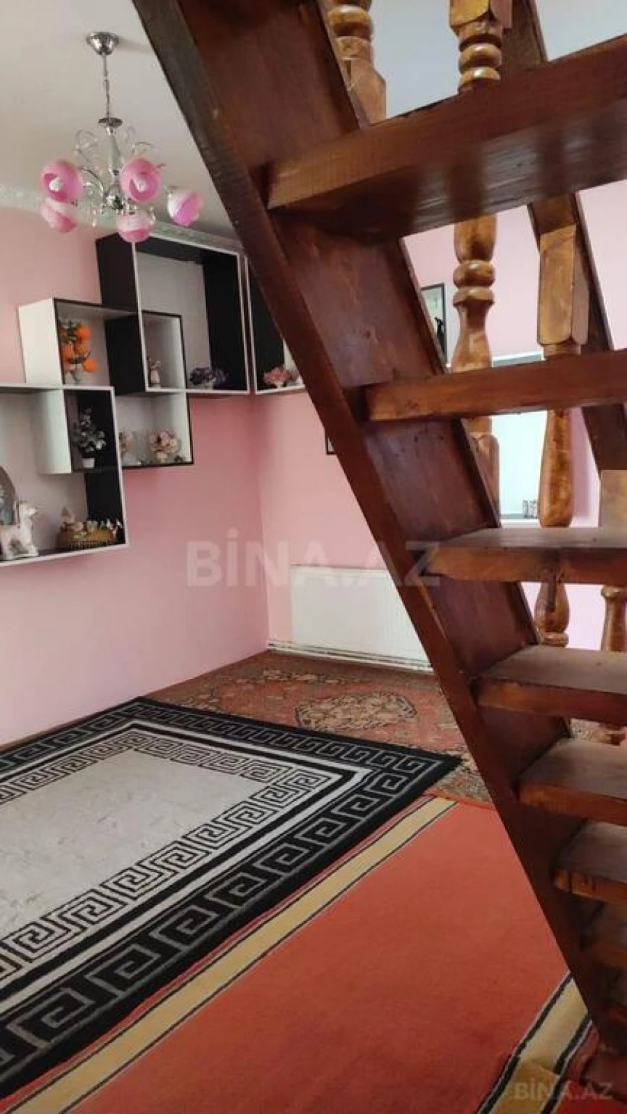 Satılır 8 otaqlı həyət evi 450 m²