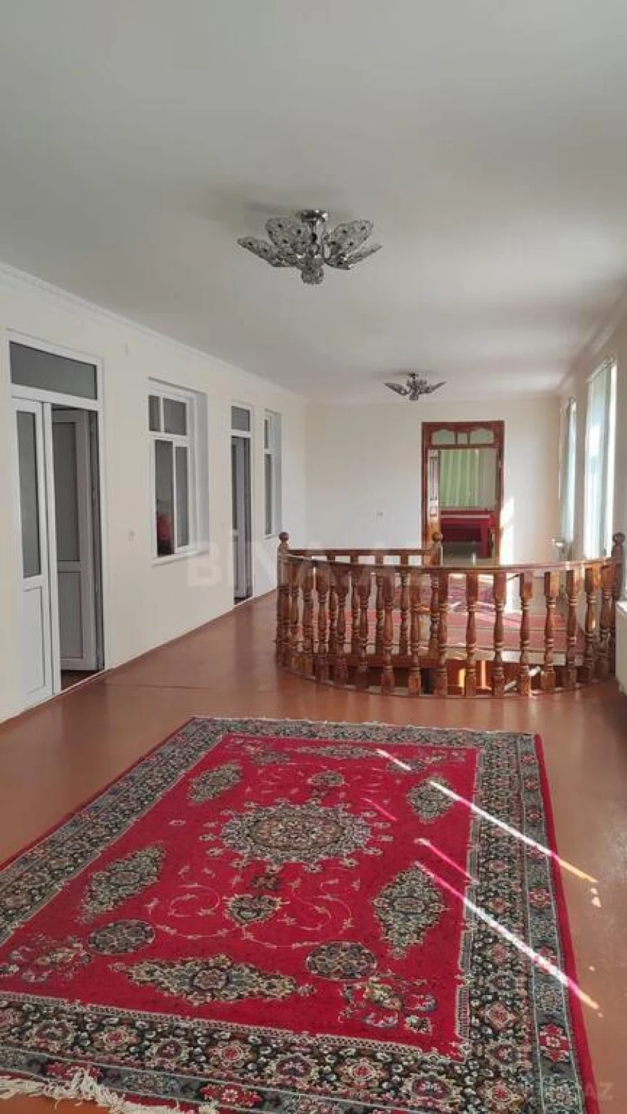 Satılır 8 otaqlı həyət evi 450 m²