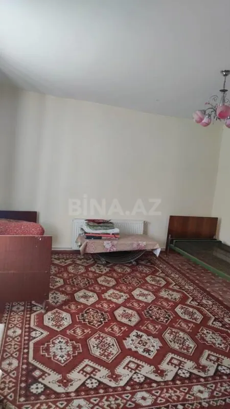 Satılır 8 otaqlı həyət evi 450 m²