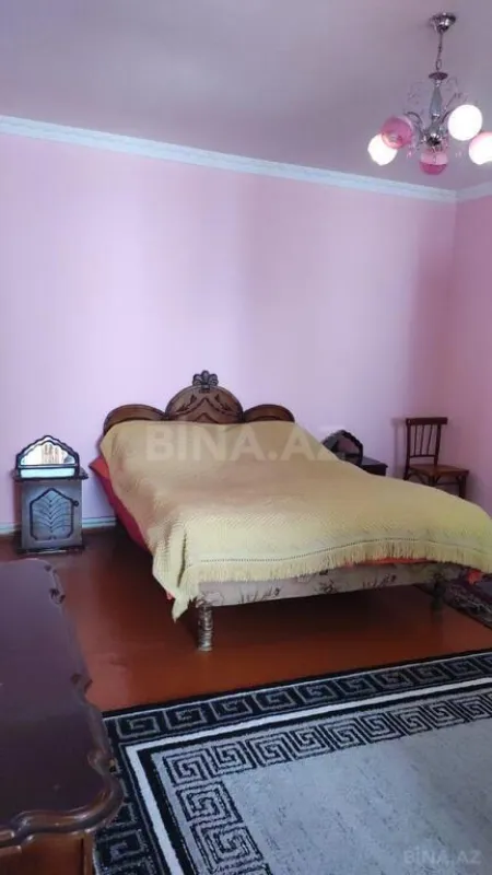 Satılır 8 otaqlı həyət evi 450 m²