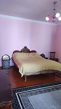 Satılır 8 otaqlı həyət evi 450 m²