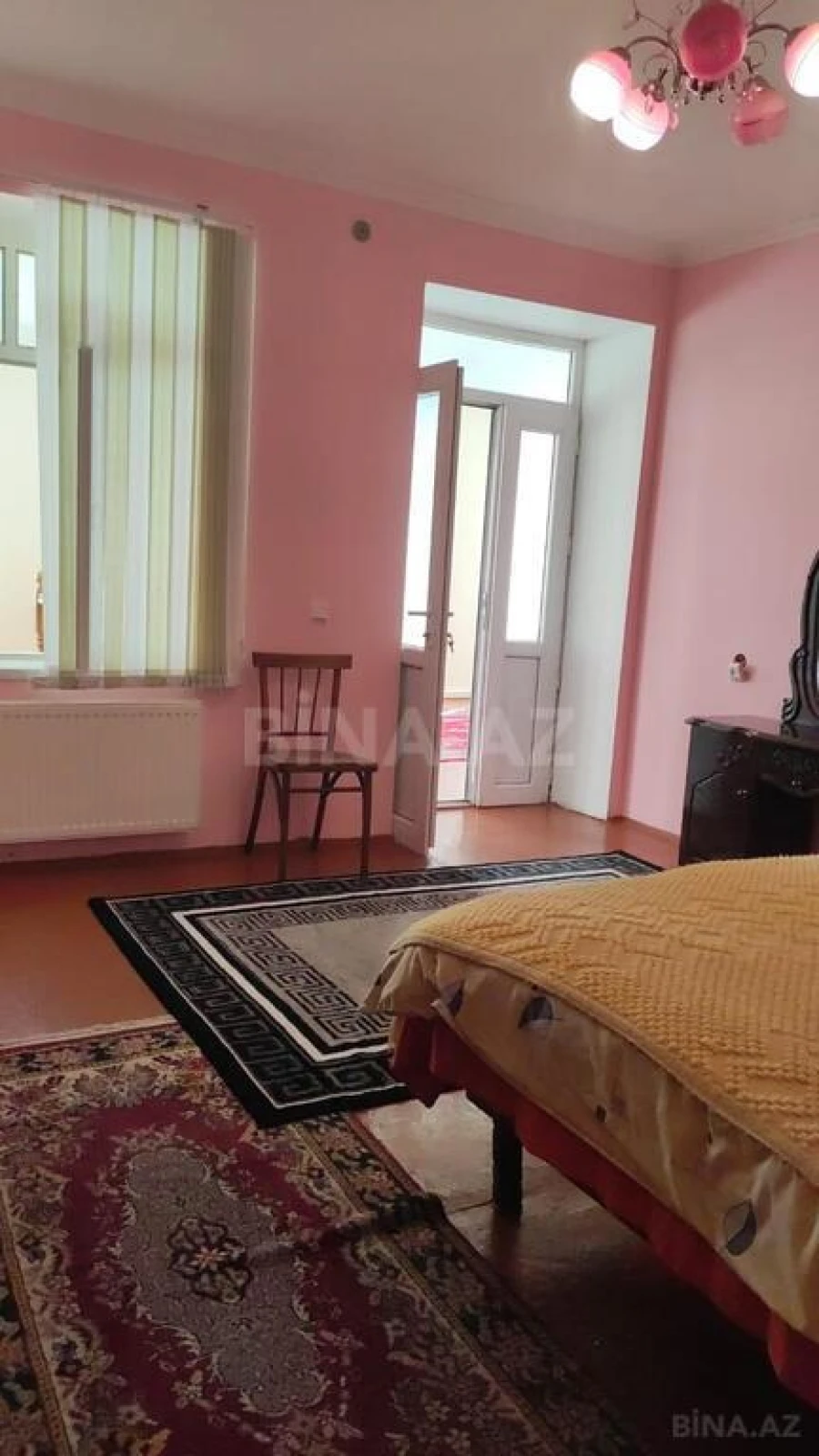 Satılır 8 otaqlı həyət evi 450 m²