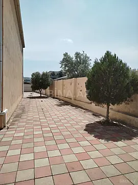 Satılır 6 otaqlı həyət evi 240 m²