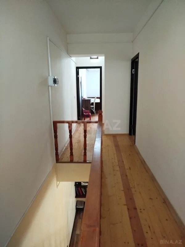 Satılır 6 otaqlı həyət evi 240 m²
