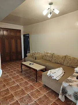 Satılır 6 otaqlı həyət evi 240 m²